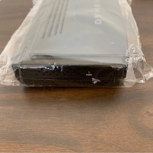 Dynex Model No. DX-EHB4 Ver: 3.0 10BASE-T Ethernet Hub - Picture 3 of 5